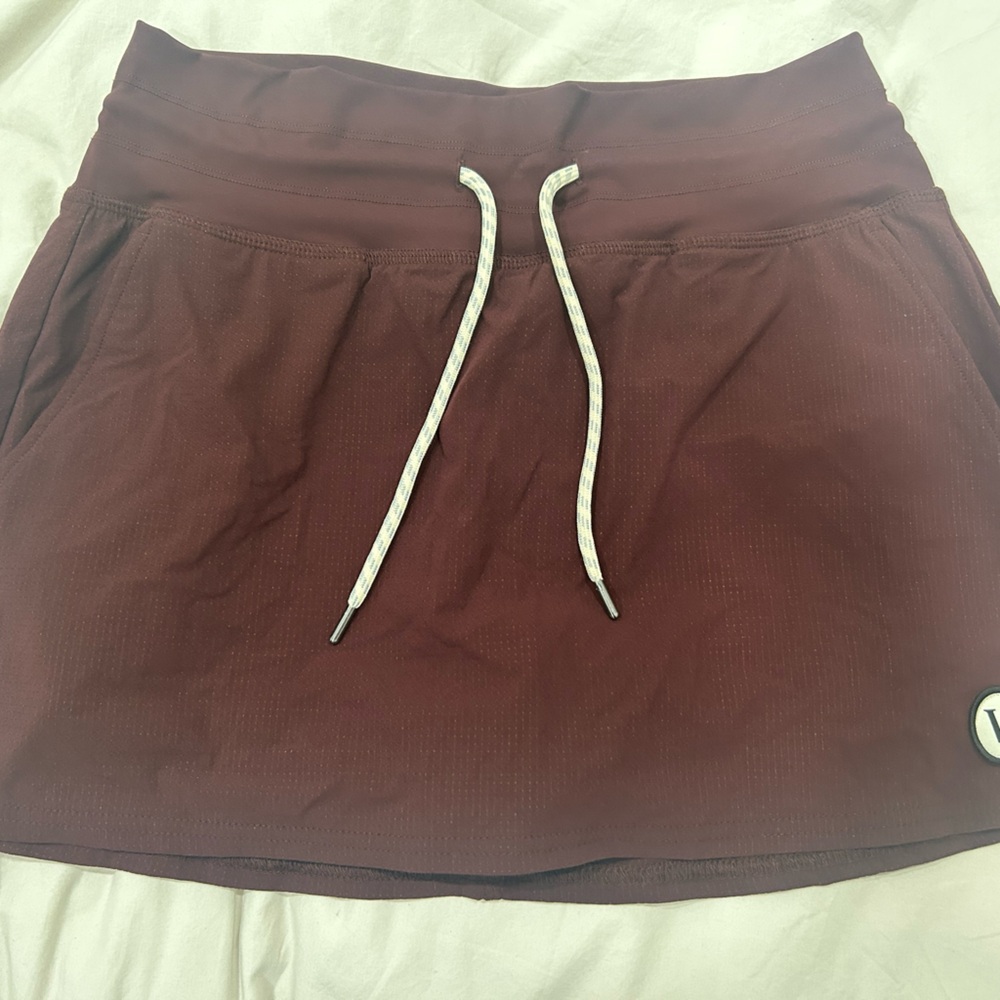 Vuori sea breeze tennis skirt size small